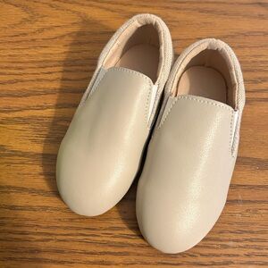 NWOT AS Toddler Slip-On Beige Loafers Size 9 Or 26